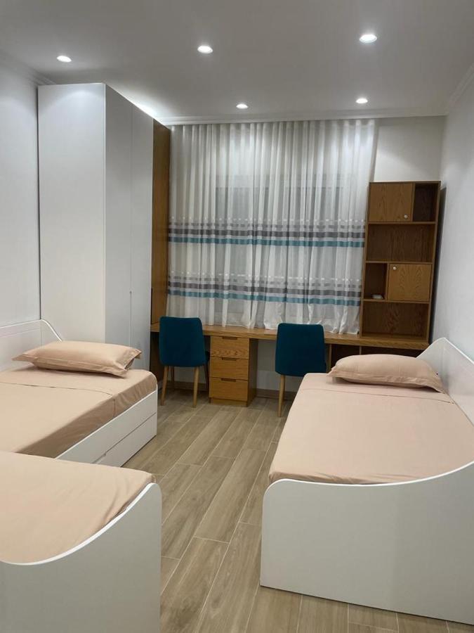City Center Apartment Kafe Flora 地拉那 外观 照片