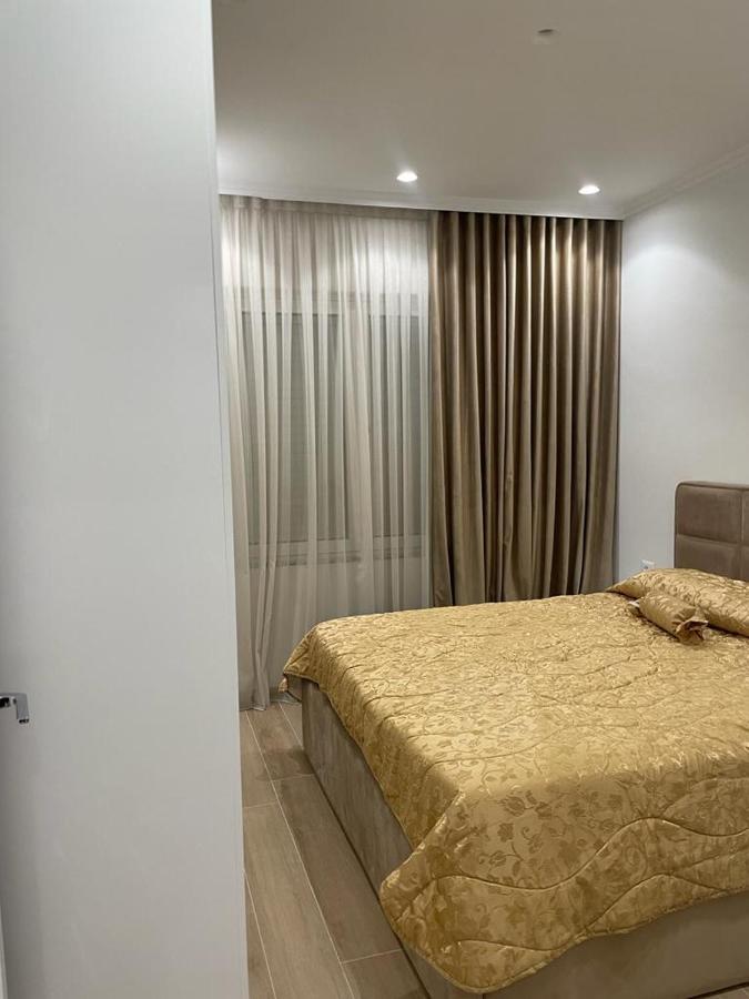 City Center Apartment Kafe Flora 地拉那 外观 照片