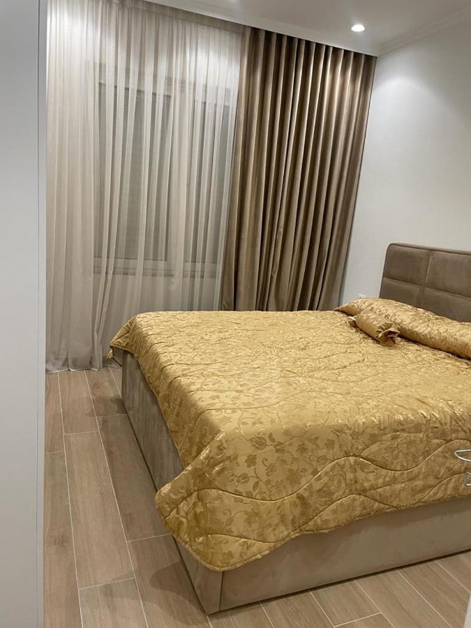 City Center Apartment Kafe Flora 地拉那 外观 照片