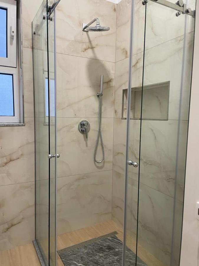 City Center Apartment Kafe Flora 地拉那 外观 照片
