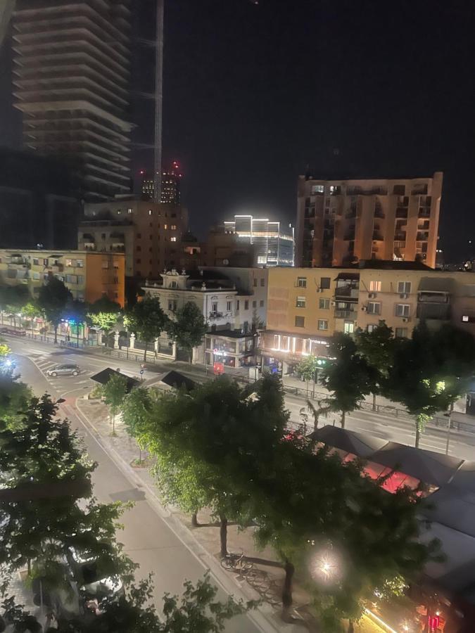 City Center Apartment Kafe Flora 地拉那 外观 照片