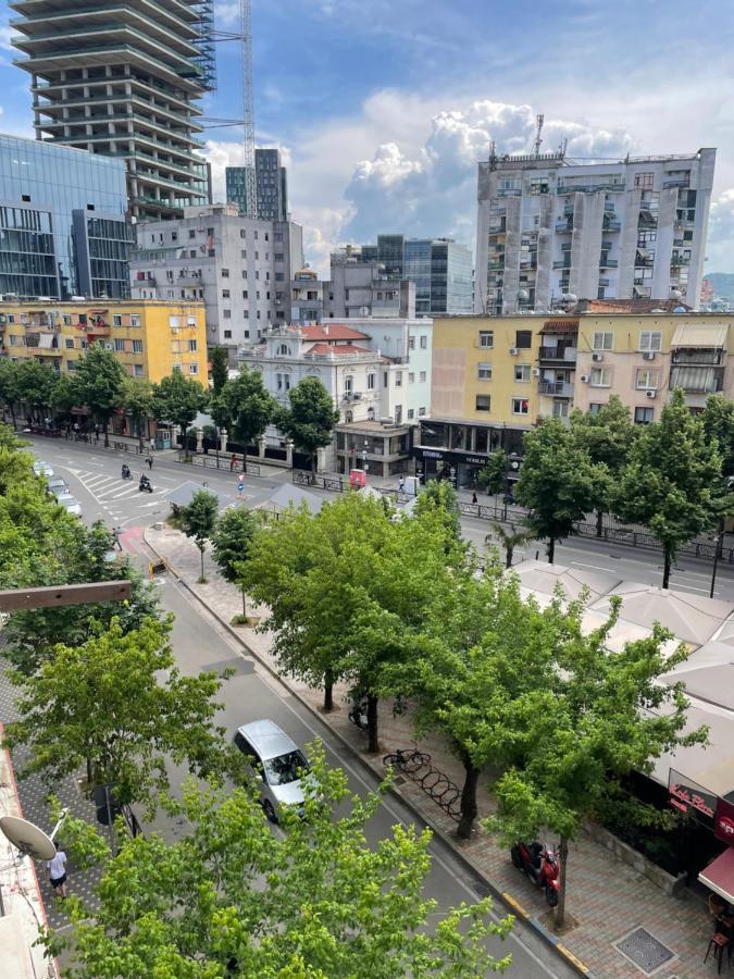 City Center Apartment Kafe Flora 地拉那 外观 照片