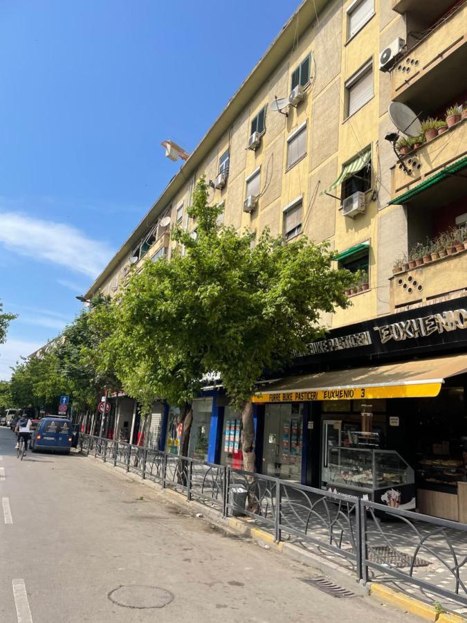 City Center Apartment Kafe Flora 地拉那 外观 照片