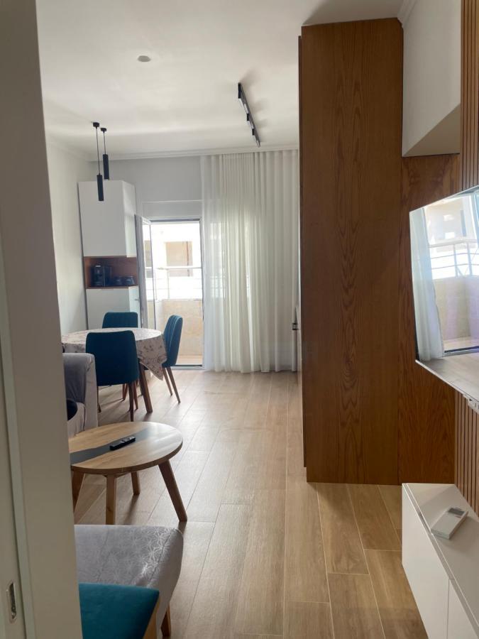 City Center Apartment Kafe Flora 地拉那 外观 照片